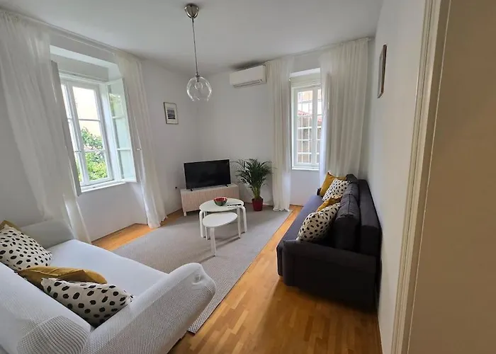 The Park Prestige Palace