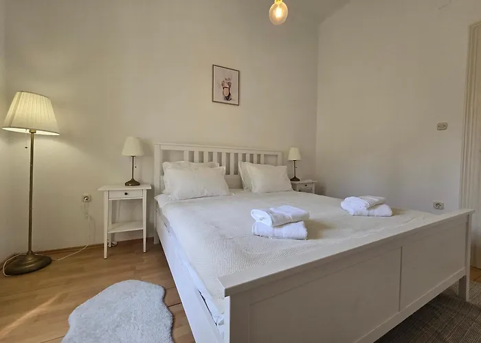 The Park Prestige Palace Apartman