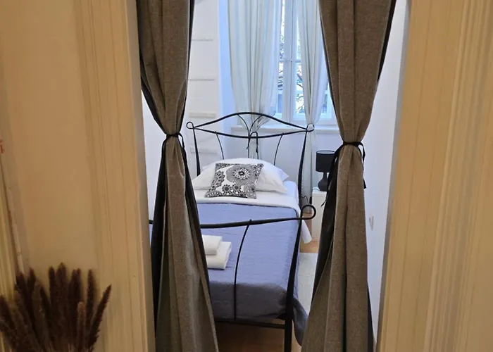 The Park Prestige Palace *